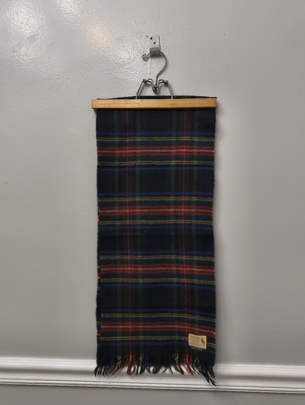 Vtg.Vivax Made In Scotland Black Stewart Cashmere Wool Scarf Capsule Wardrobe